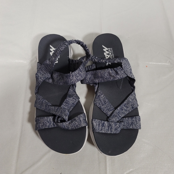 Sketches sandals size 8 - Picture 2 of 4